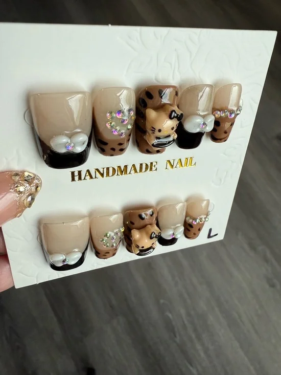 Handmade Leopard Print Press-On Nails in Beige and Black - Picture 2 of 3